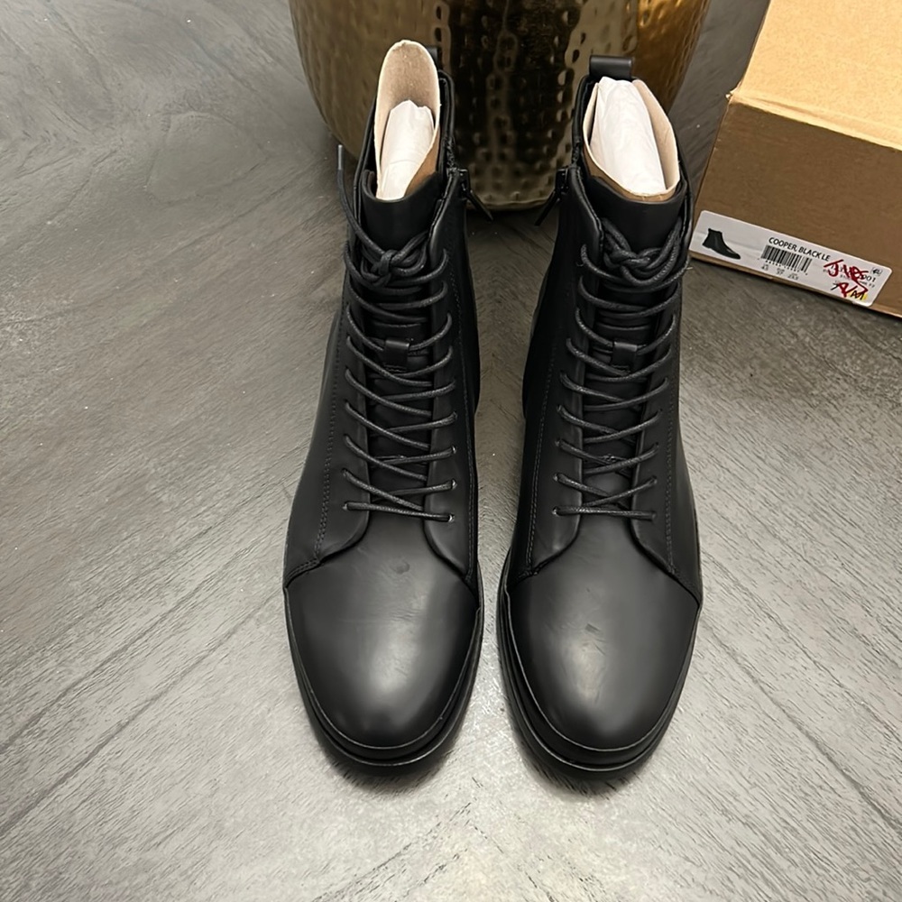 VINCE Cooper Water-resistant leather Boot - Picture 4 of 9